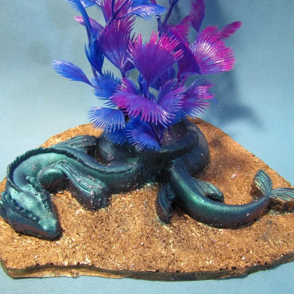 Aquarium Decoration - Green Sea Dragon with Artificial Plant